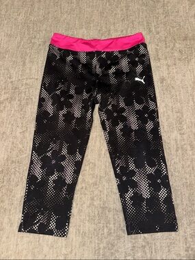 Puma Black Floral Capri Leggings with Pink Waistband Medium 8-10 Girls